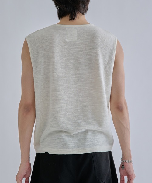 EPNK(イーピーエヌケー)の「Bound neck sleeveless tops / バインダーネックノースリーブトップス(Tシャツ/カットソー・メンズ・アイボリー/ブラック・SMALL/MEDIUM/LARGE)」の7枚目の写真