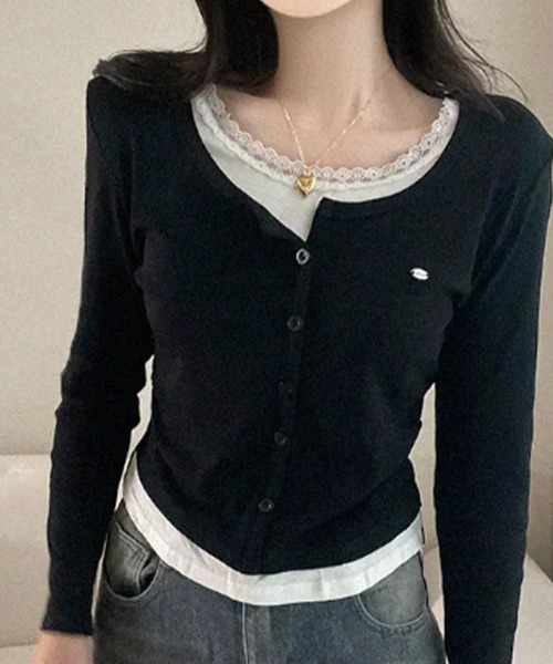 Emilie(エミリー)の「レース付き フェイクレイヤード ショート丈トップスプルオーバー(Tシャツ/カットソー・レディース・グレー/ブラック・FREE)」の7枚目の写真