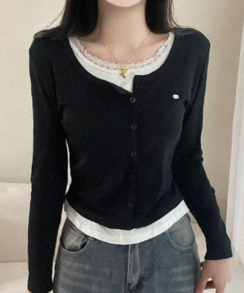 Emilie(エミリー)の「レース付き フェイクレイヤード ショート丈トップスプルオーバー(Tシャツ/カットソー・レディース・グレー/ブラック・FREE)」の9枚目の写真