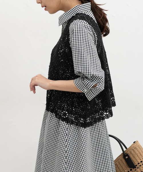 Honeys(ハニーズ)の「クロシェ風ベスト(ベスト・レディース・アイボリー/ブラック・L/LL/M/S)」の9枚目の写真