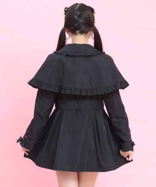 Secret Honey（シークレットハニー）の「ケープ付スプリングコート（その他アウター・レディース・ブラック/ピンク・MEDIUM）」の8枚目の写真