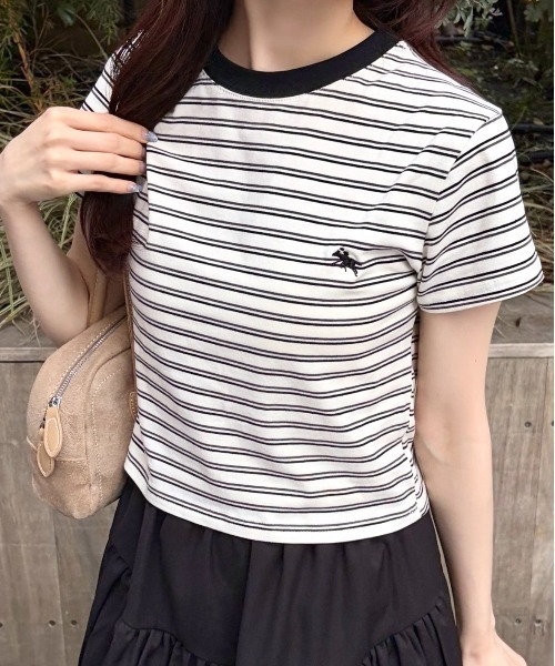POLOCHAMPS(ポロチャンプス)の「POLOCHAMPS(ポロチャンプス)/短丈 半袖クロップド丈T コンパクトT/ボーダー刺繍Tシャツ(Tシャツ/カットソー・レディース・ブラック×ホワイト/ブラック×グレー/ネイビー/ブラック/ピンク・FREE)」の3枚目の写真