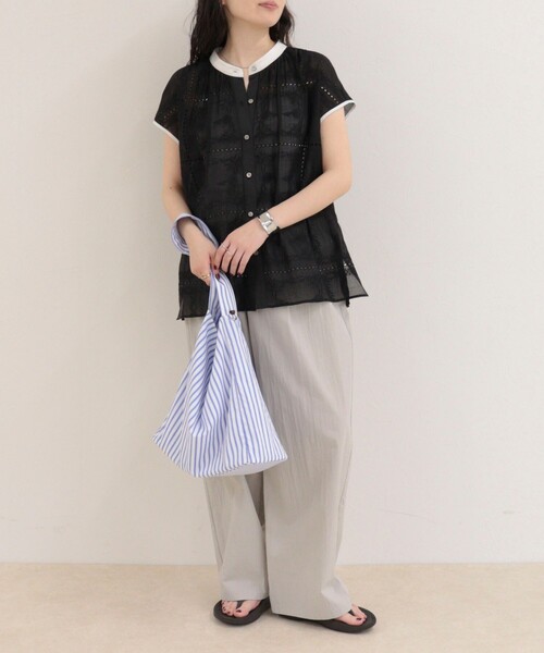 fredy emue(フレディエミュ)の「刺しゅうレースフレンチスリーブブラウス(シャツ/ブラウス・レディース・ブラック/オフホワイト・38)」の21枚目の写真
