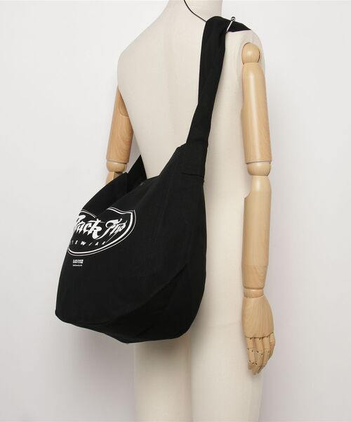 BLACK FLYS（ブラックフライズ）の「【BLACK FLYS】OVAL OG NEWS PAPER BAG（ショルダーバッグ・メンズ・ナチュラル/ブラック・20ﾘｯﾀｰ）」の6枚目の写真