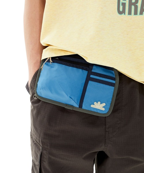 SUNLOVE(サンラブ)の「Noddy Pouch Bag(ショルダーバッグ・レディース・ネイビー/アイボリー/レッド/ブルー/グレー・FREE)」の1枚目の写真