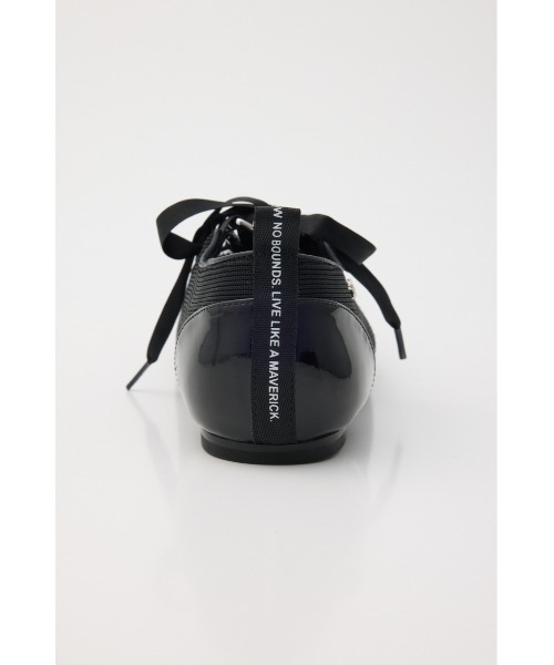MAISON MAVERICK PRESENTS(メゾンマベリックプレゼンツ)の「ニット バレエフラッツシューズ(スニーカー・レディース・ブラック/レッド・38/40/36)」の4枚目の写真