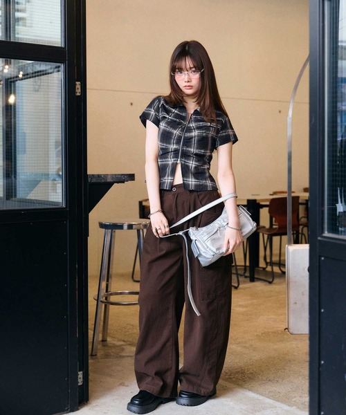 muet.(ミュエ)の「ダブルジップ襟付シャーリングチェックシャツ(シャツ/ブラウス・レディース・ブラウン/ブルー・LARGE/MEDIUM)」の15枚目の写真