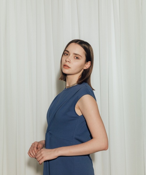 CITY TOKYO(シティトウキョウ)の「【CITY TOKYO/シティートウキョウ】Shoulder Tuck Twist Dress / ショルダータックツイストワンピース(ワンピース・レディース・ホワイト/ブラック/ブルー・1/2)」の8枚目の写真