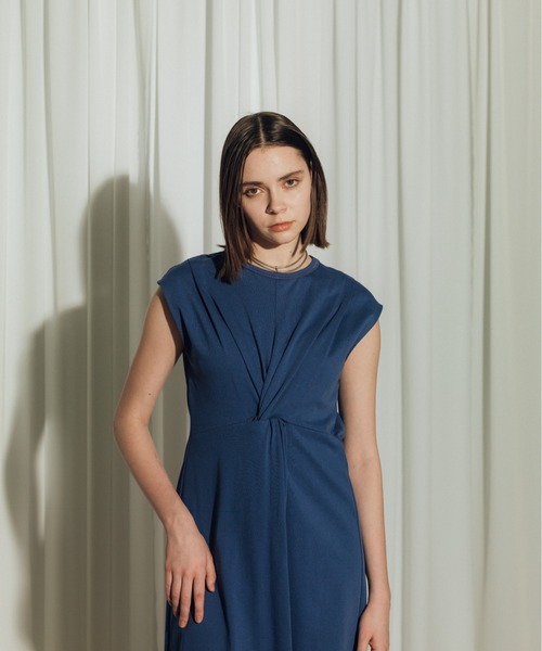 CITY TOKYO(シティトウキョウ)の「【CITY TOKYO/シティートウキョウ】Shoulder Tuck Twist Dress / ショルダータックツイストワンピース(ワンピース・レディース・ホワイト/ブラック/ブルー・1/2)」の5枚目の写真