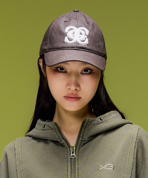 X-girl(エックスガール)の「XG EMBLEM FADED FAUX LEATHER 6PANEL CAP(キャップ・レディース・ブラウン/ブラック・ONE SIZE)」の11枚目の写真
