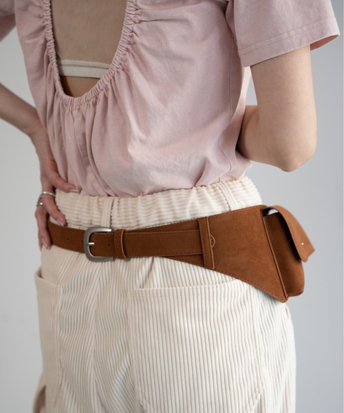 hwyl(ヒュイル)の「フェイクスエード ベルトバッグ(ボディバッグ/ウエストポーチ・レディース・キャメル/ブラック・FREE)」の21枚目の写真
