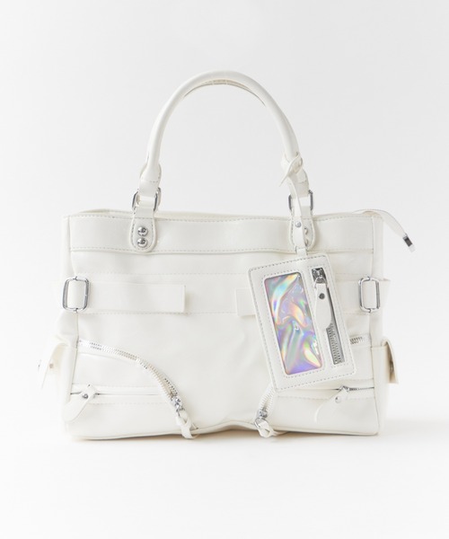 Chick(チック)の「2-Way Faux Leather Shoulder Bag with Card Pockets / カードポケット付き 2WAY フェイクレザー ショルダーバッグ(ショルダーバッグ・レディース・ホワイト/シルバー・FREE)」の2枚目の写真