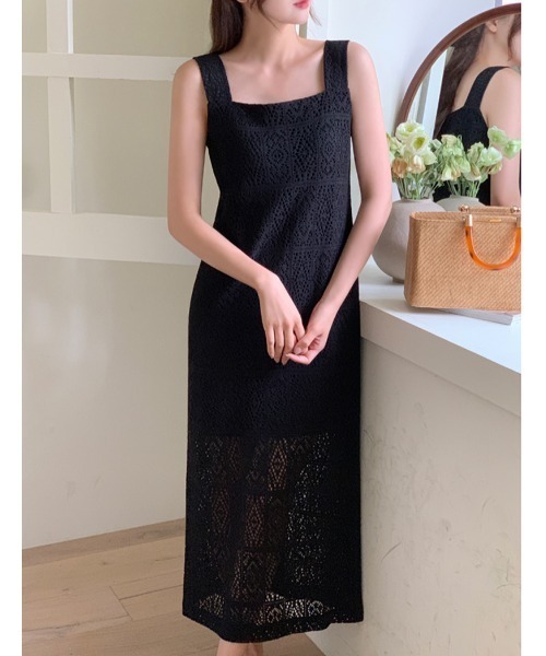 FAVORITO（ファヴォリート）の「パンチングレースノースリーブワンピース（ワンピース・レディース・ベージュ/ブラック・F）」の2枚目の写真