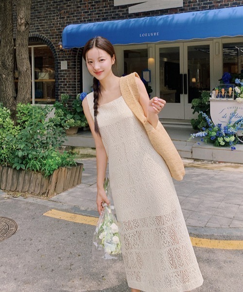 FAVORITO（ファヴォリート）の「パンチングレースノースリーブワンピース（ワンピース・レディース・ベージュ/ブラック・F）」の16枚目の写真