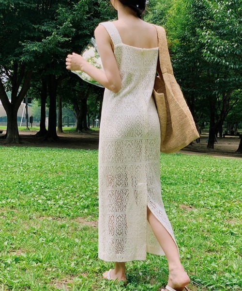 FAVORITO（ファヴォリート）の「パンチングレースノースリーブワンピース（ワンピース・レディース・ベージュ/ブラック・F）」の15枚目の写真