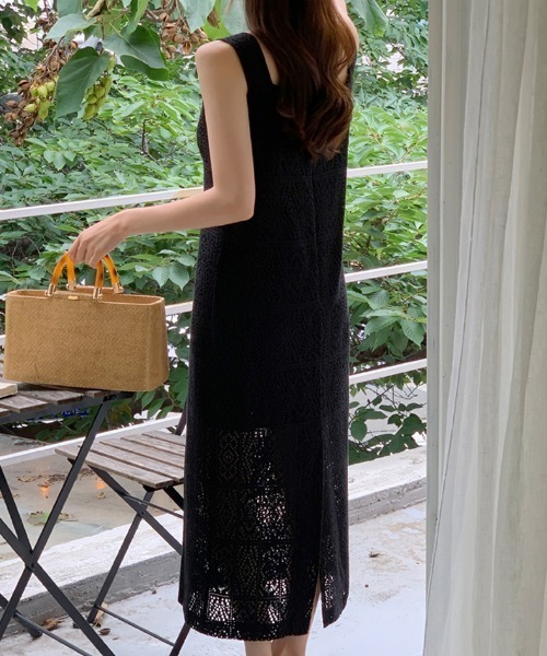 FAVORITO（ファヴォリート）の「パンチングレースノースリーブワンピース（ワンピース・レディース・ベージュ/ブラック・F）」の18枚目の写真