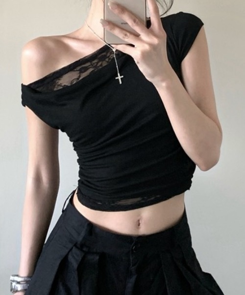 Teem Store(チームストア)の「レースレイヤードドレープネックオフショルダー スリムフィットカットソー(Tシャツ/カットソー・レディース・ホワイト/ブラック・F)」の12枚目の写真