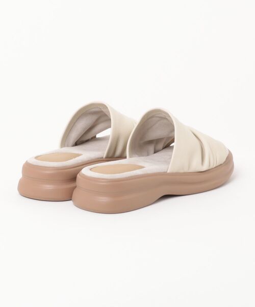 LAULEN(ローレン)の「shirring volume sole sandals /シャーリングボリュームソールサンダル(サンダル・レディース・アイボリー/ブラック・23cm/24cm/25cm)」の3枚目の写真