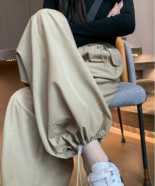 NiiNa(ニーナ)の「【 NiiNa / ニーナ 】ハイウェストゴムミリタリーパンツ(その他パンツ・レディース・ブラック・SMALL)」の11枚目の写真