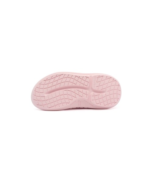 OOFOS（ウーフォス）の「(OOFOS)OOYEA（サンダル・レディース・ホワイト/ブラック/ピンク・24cm/25cm/23cm）」の22枚目の写真