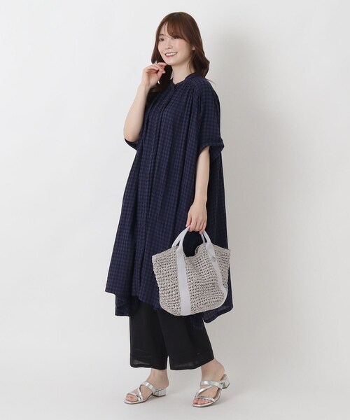 one'sterrace（ワンズテラス）の「TSL バルーン型ペーパートート（トートバッグ・レディース・ブラック系8/グレー系4・99）」の3枚目の写真