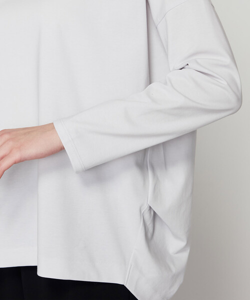 Gabardine K.T(ギャバジンケーティー)の「〔 +サイズ 〕 80ポンチ ゆったりプルオーバー(Tシャツ/カットソー・レディース・ブラック/ライトグレー・15号)」の7枚目の写真