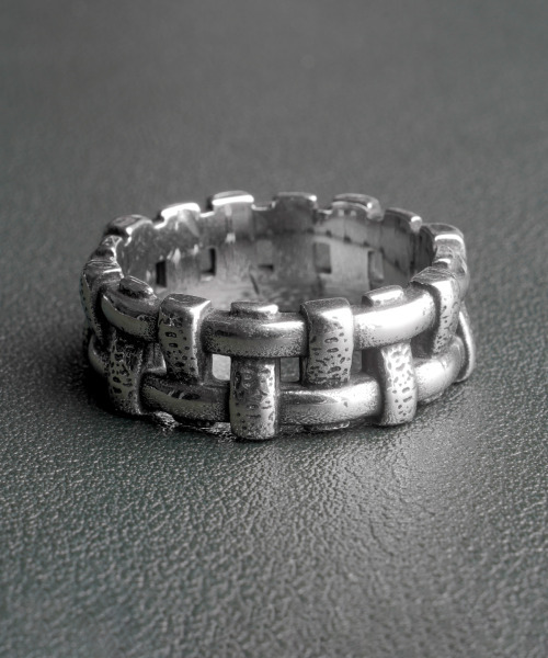 BUTTON SEOUL(ボタンソウル)の「ヴィンテージボールドチェックウィービングリング(リング・メンズ・その他・10号/13号/25号/16号/19号/22号)」の2枚目の写真