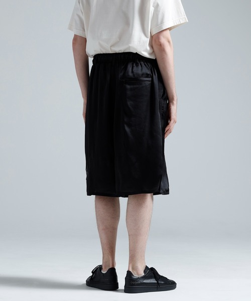 Y-3(ワイスリー)の「Y-3 LIQUID LOGO SHORTS(その他パンツ・メンズ・ブラック・SMALL/X-SMALL/MEDIUM/LARGE)」の3枚目の写真