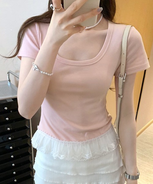 REMUR（レミュール）の「裾レースUネックTシャツ（Tシャツ/カットソー・レディース・ブラック/オフホワイト/ピンク・FREE）」の3枚目の写真