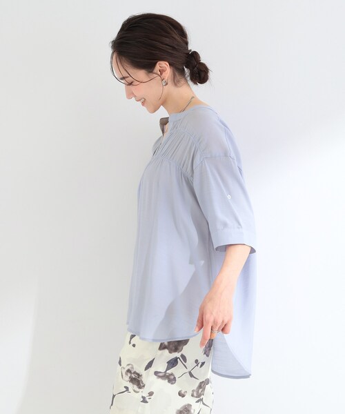 SHOO・LA・RUE(シューラルー)の「【ひんやり/UV】お袖の長さが調整出来る シャーリングスキッパーブラウス(シャツ/ブラウス・レディース・ブラック/ライトオレンジ系/ライトブルー・02/01/04/03)」の11枚目の写真