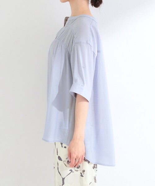 SHOO・LA・RUE(シューラルー)の「【ひんやり/UV】お袖の長さが調整出来る シャーリングスキッパーブラウス(シャツ/ブラウス・レディース・ブラック/ライトオレンジ系/ライトブルー・02/01/04/03)」の18枚目の写真