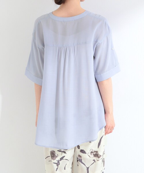 SHOO・LA・RUE(シューラルー)の「【ひんやり/UV】お袖の長さが調整出来る シャーリングスキッパーブラウス(シャツ/ブラウス・レディース・ブラック/ライトオレンジ系/ライトブルー・02/01/04/03)」の19枚目の写真