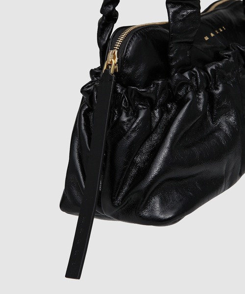 MARNI(マルニ)の「LEATHER RUFFLES / EWバッグ(ショルダーバッグ・レディース・ブラック・ONE SIZE)」の4枚目の写真