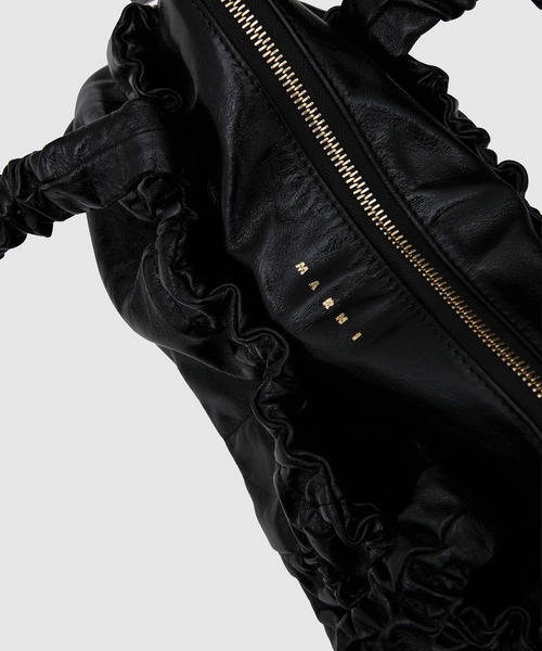 MARNI(マルニ)の「LEATHER RUFFLES / EWバッグ(ショルダーバッグ・レディース・ブラック・ONE SIZE)」の7枚目の写真
