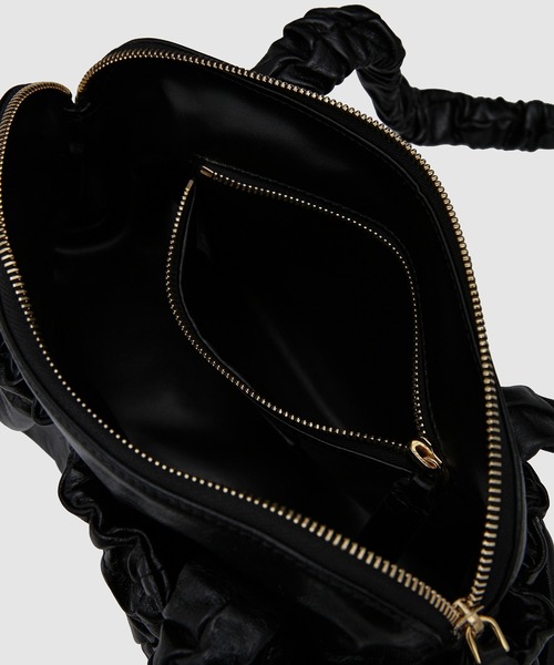 MARNI(マルニ)の「LEATHER RUFFLES / EWバッグ(ショルダーバッグ・レディース・ブラック・ONE SIZE)」の10枚目の写真