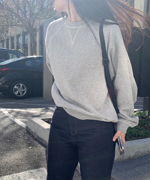 haag(ヘイグ)の「a cover stitch sweatshirt (grey)(スウェット・レディース・その他・FREE)」の4枚目の写真