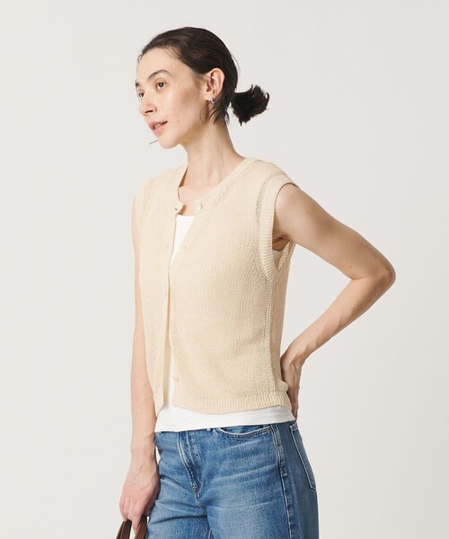 BEAUTY&YOUTH UNITED ARROWS（ビューティーアンドユースユナイテッドアローズ）の「フロントボタン ノースリーブニット プルオーバー（ベスト・レディース・ブラック/ダークブラウン/ナチュラル・FREE）」の3枚目の写真