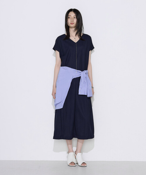 COMME CA Wardrobe(コムサワードローブ)の「ナチュラルスムースライト Vネックワンピース(ワンピース・レディース・ブラウン/ネイビー・FREE)」の3枚目の写真