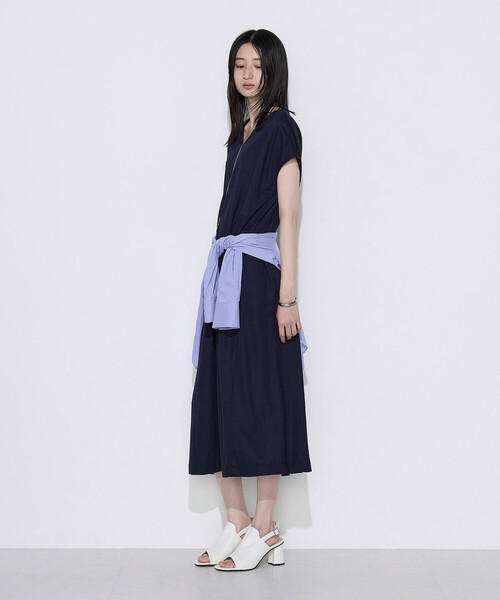 COMME CA Wardrobe(コムサワードローブ)の「ナチュラルスムースライト Vネックワンピース(ワンピース・レディース・ブラウン/ネイビー・FREE)」の4枚目の写真