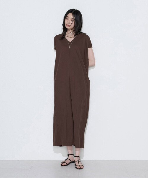 COMME CA Wardrobe(コムサワードローブ)の「ナチュラルスムースライト Vネックワンピース(ワンピース・レディース・ブラウン/ネイビー・FREE)」の10枚目の写真