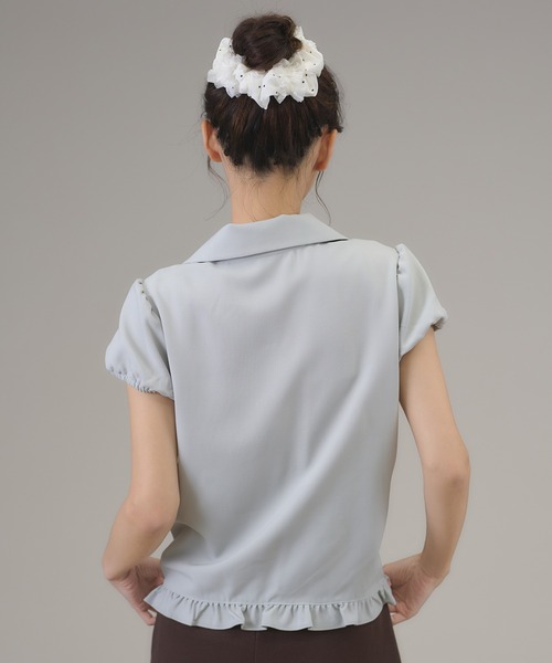 apres jour mignon(アプレジュールミニョン)の「シャーリングブラウス(シャツ/ブラウス・レディース・オフホワイト/ライトブルー/ブラウン系その他・LARGE/フリー)」の4枚目の写真