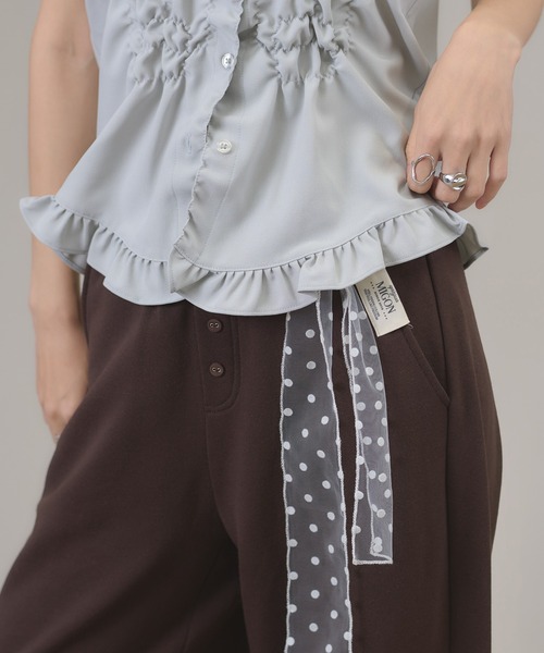 apres jour mignon(アプレジュールミニョン)の「シャーリングブラウス(シャツ/ブラウス・レディース・オフホワイト/ライトブルー/ブラウン系その他・LARGE/フリー)」の5枚目の写真