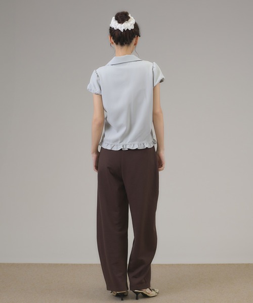 apres jour mignon(アプレジュールミニョン)の「シャーリングブラウス(シャツ/ブラウス・レディース・オフホワイト/ライトブルー/ブラウン系その他・LARGE/フリー)」の6枚目の写真