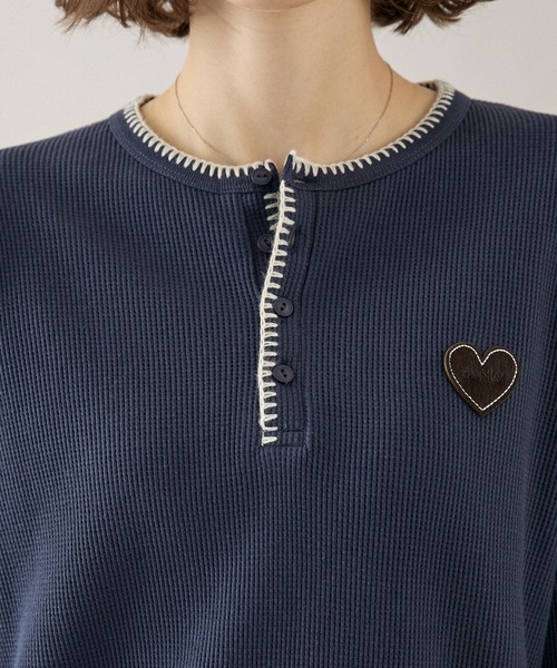 ONCILY(オンシェリー)の「HEART PATCH STITCH HENLEY NECK THERMAL / ハートパッチステッチヘンリーネックサーマル(Tシャツ/カットソー・メンズ・ネイビー/ブラック/ブラウン/ボルドー・SMALL/MEDIUM/LARGE)」の21枚目の写真