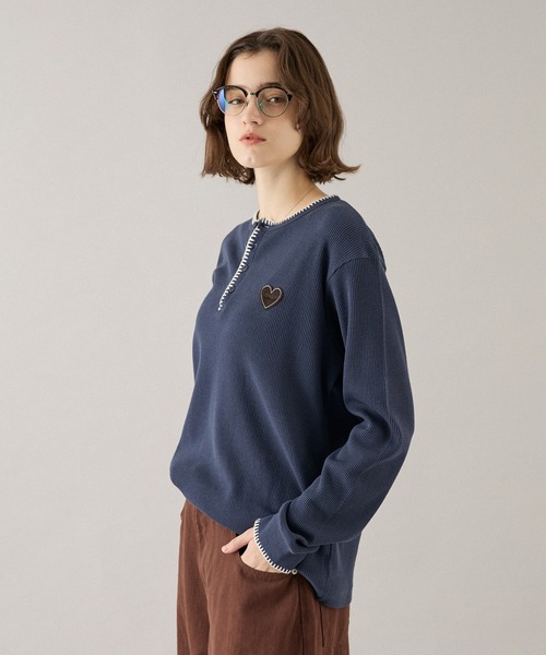 ONCILY(オンシェリー)の「HEART PATCH STITCH HENLEY NECK THERMAL / ハートパッチステッチヘンリーネックサーマル(Tシャツ/カットソー・メンズ・ネイビー/ブラック/ブラウン/ボルドー・SMALL/MEDIUM/LARGE)」の22枚目の写真