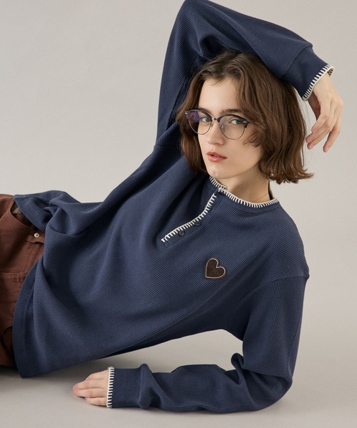 ONCILY(オンシェリー)の「HEART PATCH STITCH HENLEY NECK THERMAL / ハートパッチステッチヘンリーネックサーマル(Tシャツ/カットソー・メンズ・ネイビー/ブラック/ブラウン/ボルドー・SMALL/MEDIUM/LARGE)」の20枚目の写真
