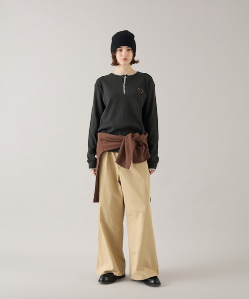 ONCILY(オンシェリー)の「HEART PATCH STITCH HENLEY NECK THERMAL / ハートパッチステッチヘンリーネックサーマル(Tシャツ/カットソー・メンズ・ネイビー/ブラック/ブラウン/ボルドー・SMALL/MEDIUM/LARGE)」の9枚目の写真