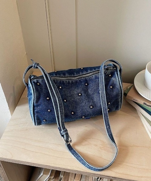 Sibra(シブラ)の「【2WAY】スタッズデザインウォッシュデニムショルダーバッグ(ショルダーバッグ・レディース・ブラック/ブルー/サックスブルー・F)」の10枚目の写真