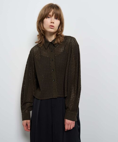 LANVIN en Bleu(ランバンオンブルー)の「コットンレースショートシャツ(シャツ/ブラウス・レディース・ブラウン/オフホワイト・38)」の1枚目の写真