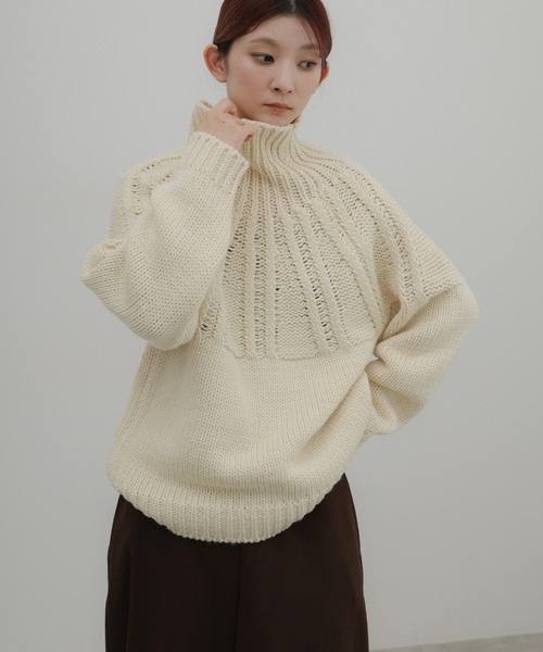select MOCA(セレクトモカ)の「【ZOZO限定予約受付中】ミックスケーブルハイネックニット(ニット/セーター・レディース・サンドベージュ/グレイッシュベージュ/チャコールグレー/アイボリー・FREE)」の1枚目の写真